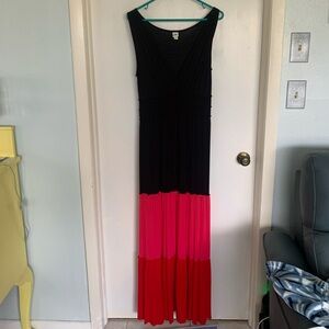 NWT sleeveless maxi dress pink/black